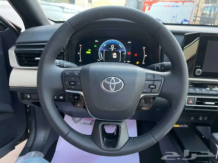 تويوتا كامري LE هايبرد 2025 متاح اقساط و كاش 7