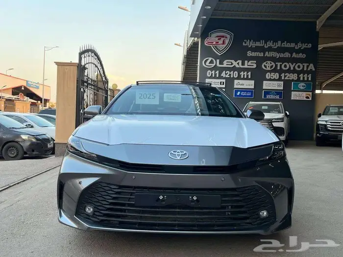 تويوتا كامري LE هايبرد 2025 متاح اقساط و كاش 1
