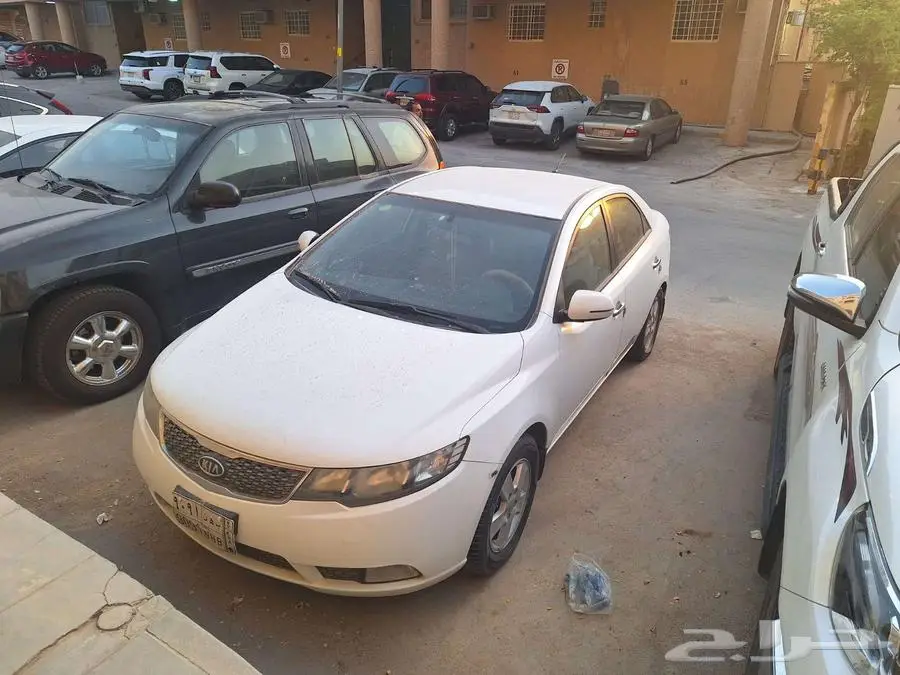 فرصة لامتلاك كيا سيراتو موديل 2012 ممشي 152000حالة رائعة 3
