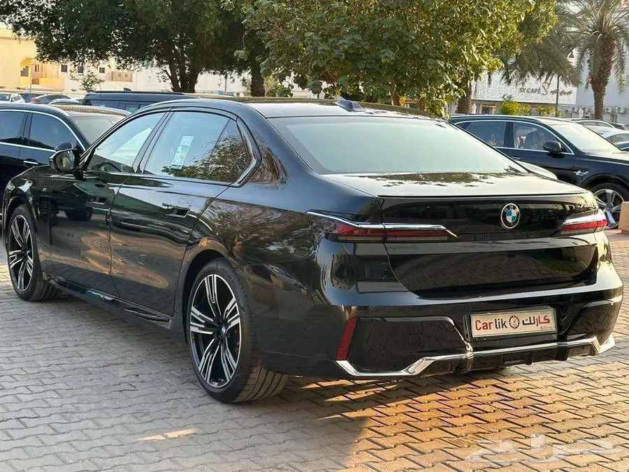 بي ام دبليو الفئه السابعه 735 اي-2026 جديد index