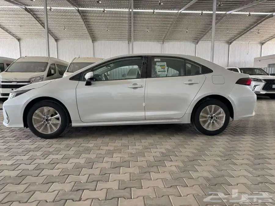 كورولا 2025 بريمي 2000CC ستاندر جنوط كاش وأقساط بنك 3
