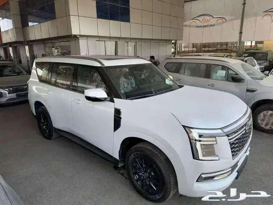 نيسان باترول تيتانيوم و وبلاتنيوم 2025 4
