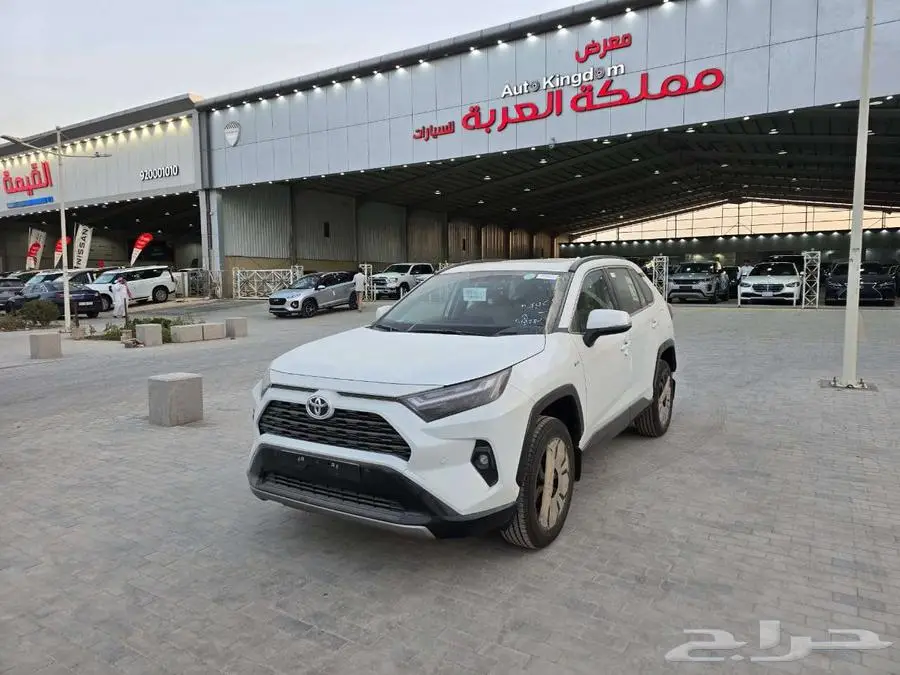 تويوتا راف فور فتحة XLE هايبرد موديل 2025 1