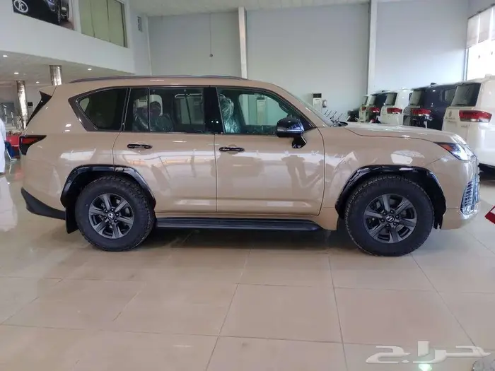 وارد اليحيى لكزسLX600توين تيربو بنزين فل رادار اوف رود 2025 3