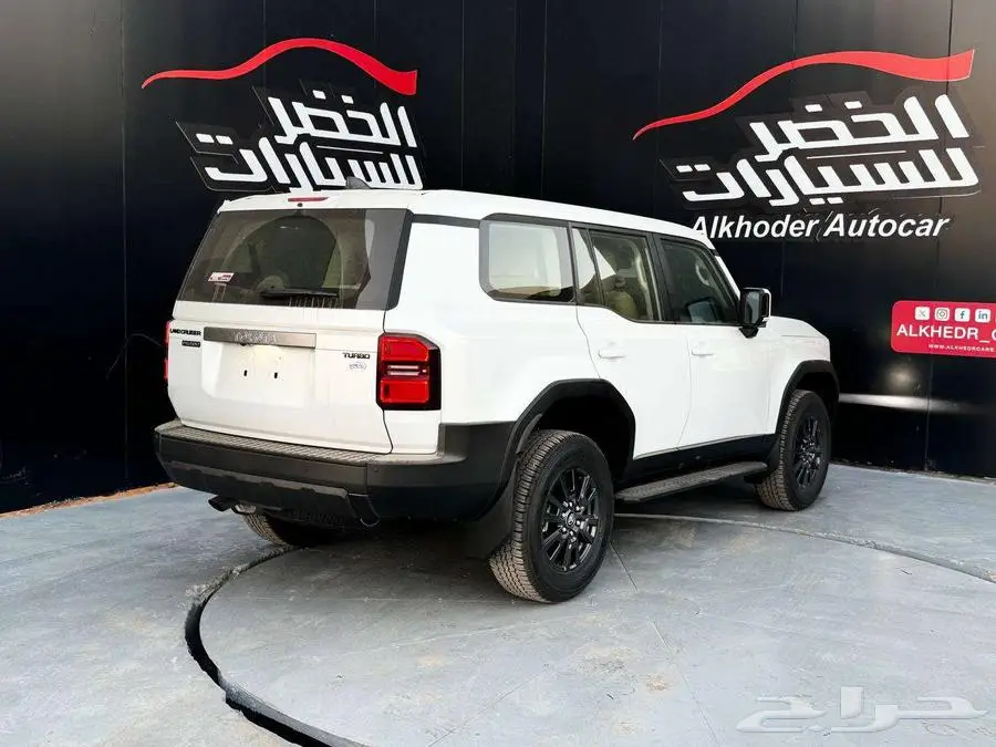 تويوتا برادو TX-1 بنزين 2024 لدى الخضر للسيارات 10