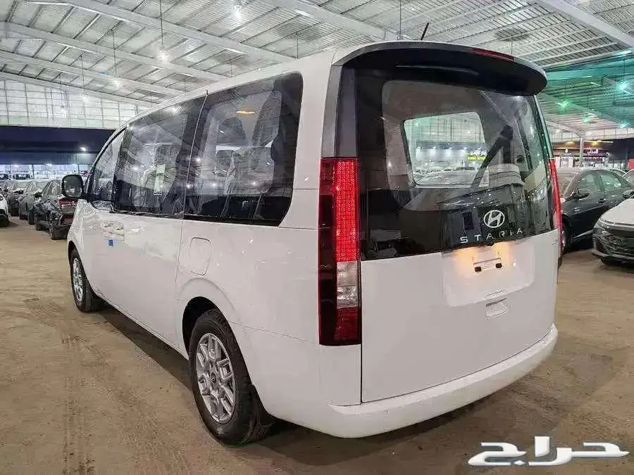 هيونداي ستاريا 9 راكب ديزل موديل 2025 كاش او اقساط 1