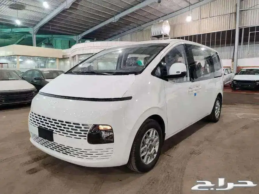 هيونداي ستاريا 9 راكب ديزل موديل 2025 كاش او اقساط 0