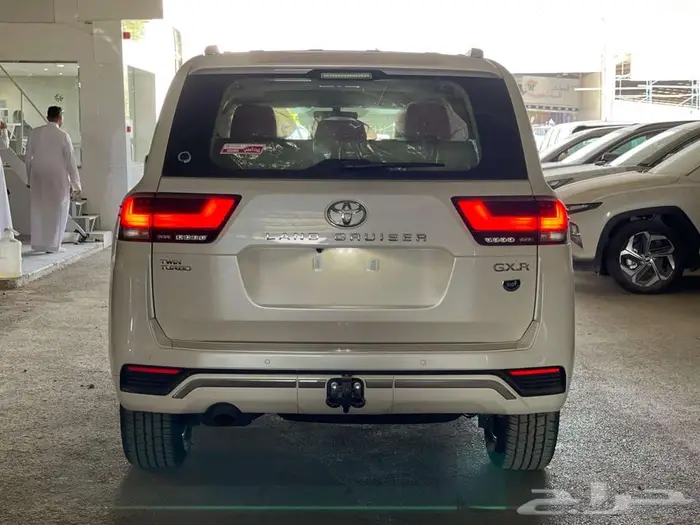 تويوتا لاندكروزر GXR3 بنزين 2025 - كاش و أقساط 7