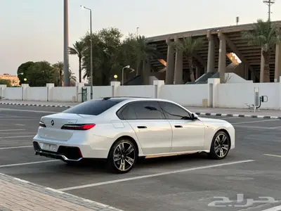 بي إم دبليو 2024 ابيض كيت M 29