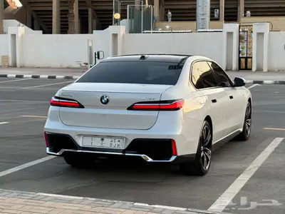 بي إم دبليو 2024 ابيض كيت M 30