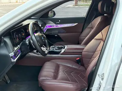 بي إم دبليو 2024 ابيض كيت M 15