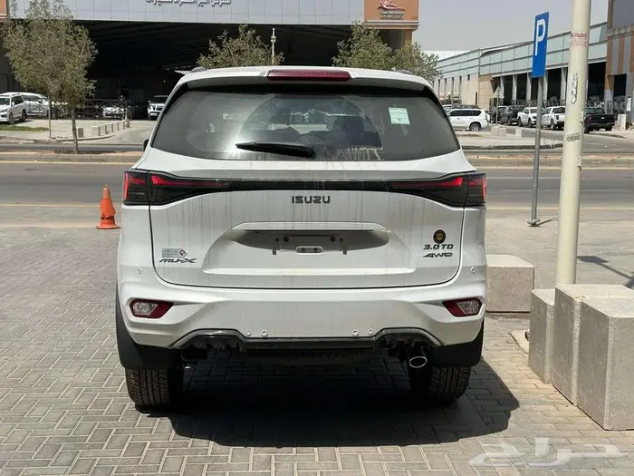 جيب ايسوزو MUX فل كامل 2025 دبل 1