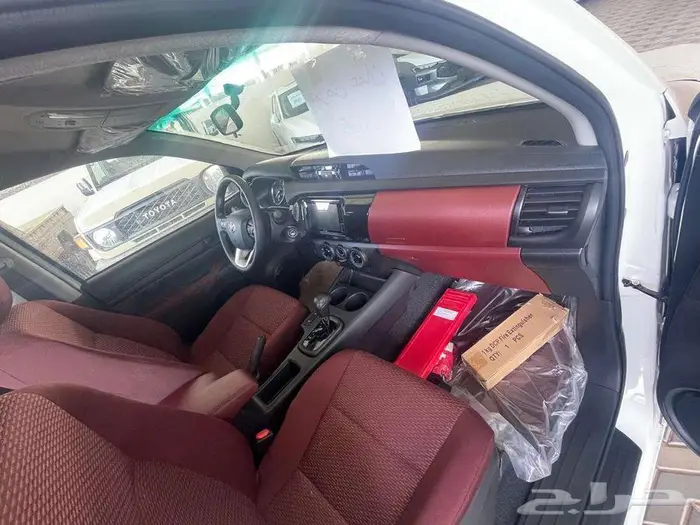 هايلوكس غمارتين GLS اتوماتيك بنزين بريمي 2025 11