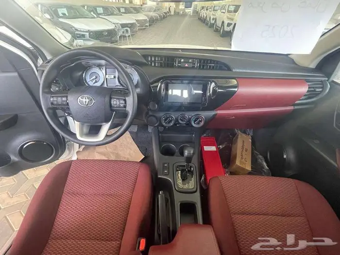هايلوكس غمارتين GLS اتوماتيك بنزين بريمي 2025 7