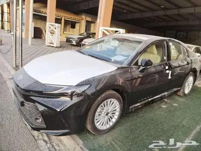 كامري بنزين LE لون اسود سعودي موديل 2025 4