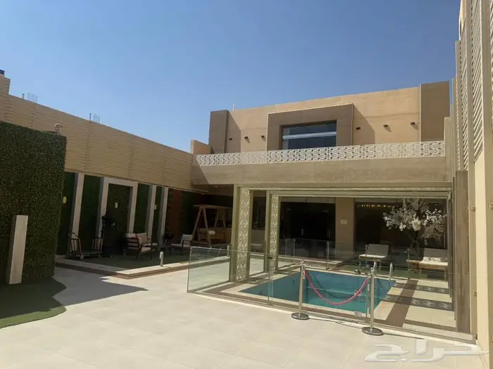 للبيع شاليه مع الاثاث راقي وبجانبه أرض فضاء في حي النفل 0