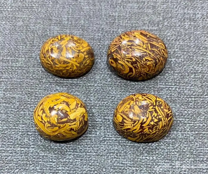 كل ما هو معروض للبيع 63