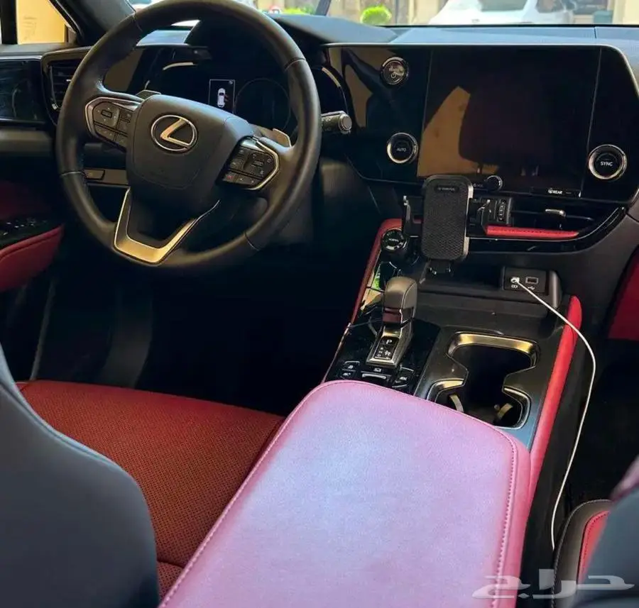 لكزس NX300 موديل 2024 ممشى 11 الف كيلو كالجديد 2