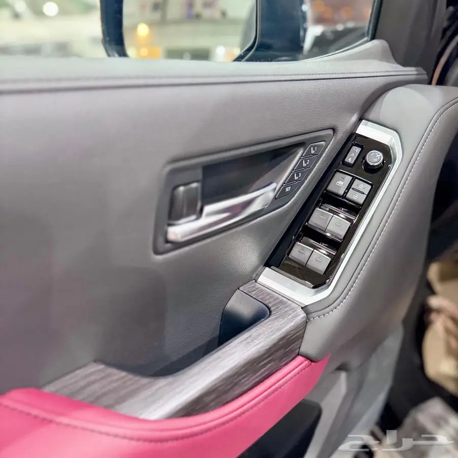لاند كروزر Vxr بريمي 2025 8