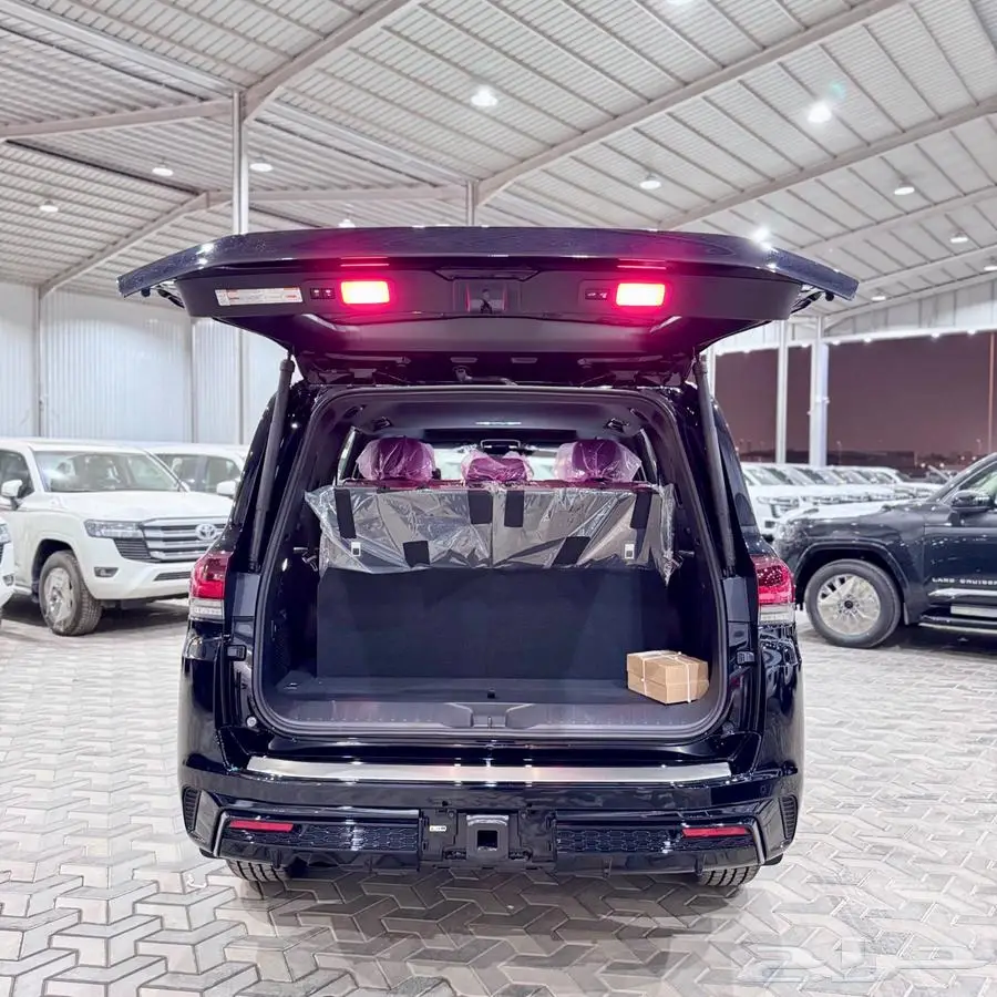 لاند كروزر Vxr بريمي 2025 16