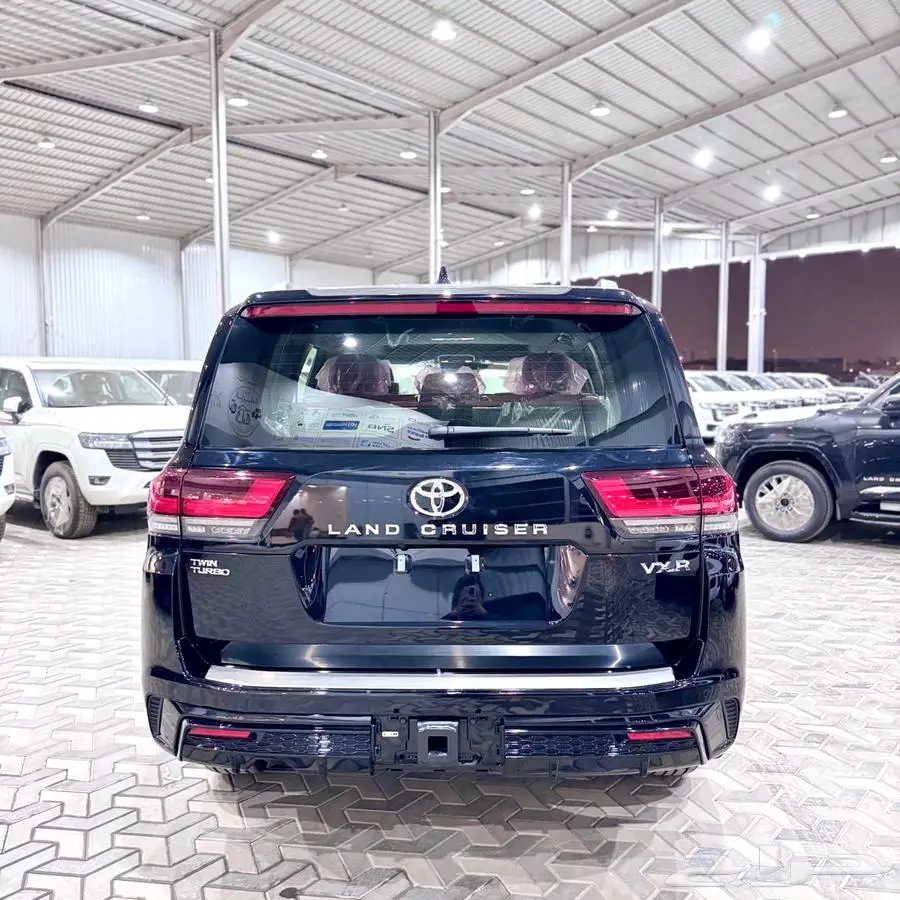 لاند كروزر Vxr بريمي 2025 17