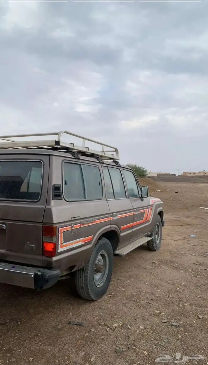 للبيع جيب صالون 85 مغير باب سايق ورفرف يسار ل التواصل خاص 1