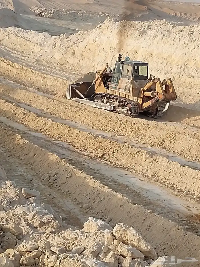 بلدوزر لليجار عليه سواق فوق الممتاز 1