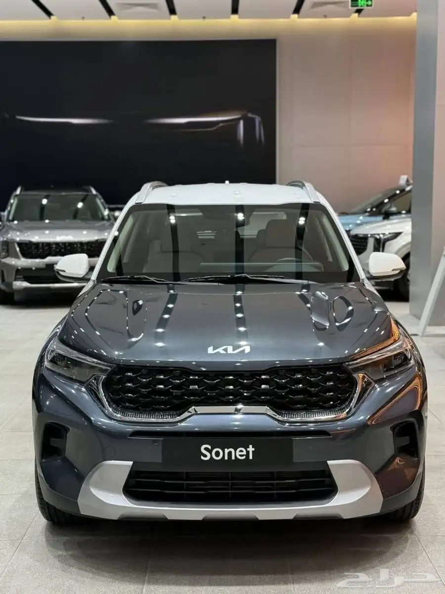 كيا سونيت مد 2023 SUV رمادى سقف ابيض 0