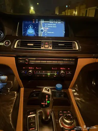 شاشة اندرويد بي ام دبليو 740 2012 4