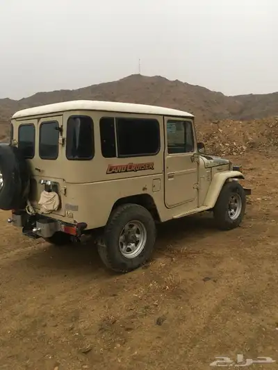 للبيع جيب ربع مصندق 1982 3