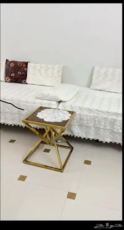كراسي طراحات طاولات 0