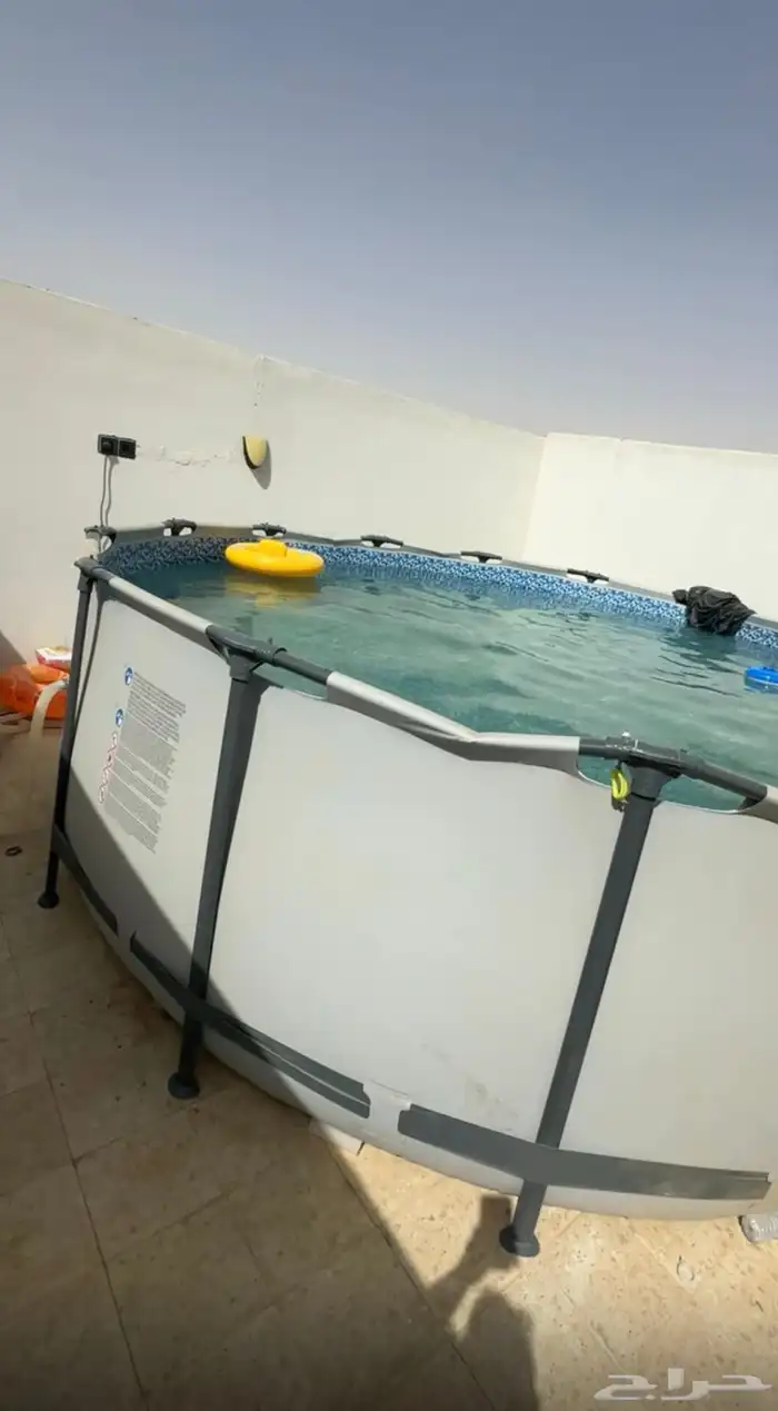 مسبح منزلي كبير 1