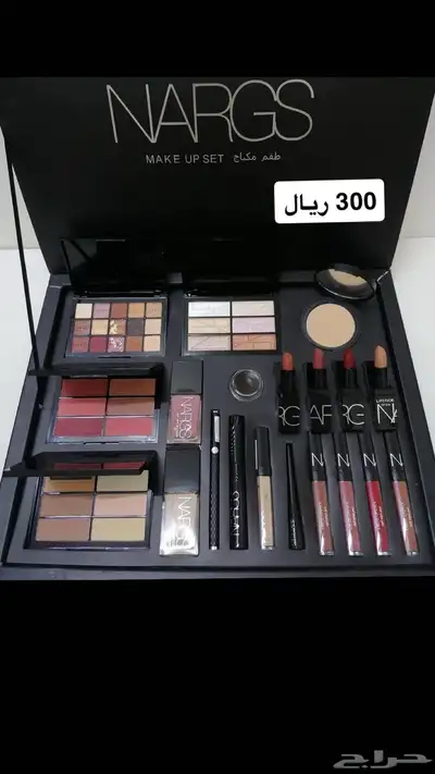 طقم مكياج ومناكير بوكسات 47