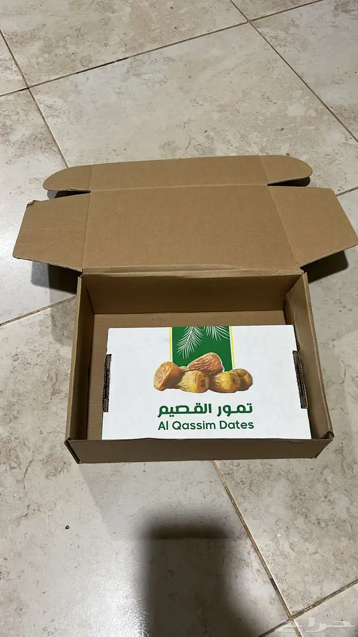 للبيع كراتين جديدة مناسبه للتمر أو للمتاجر 2