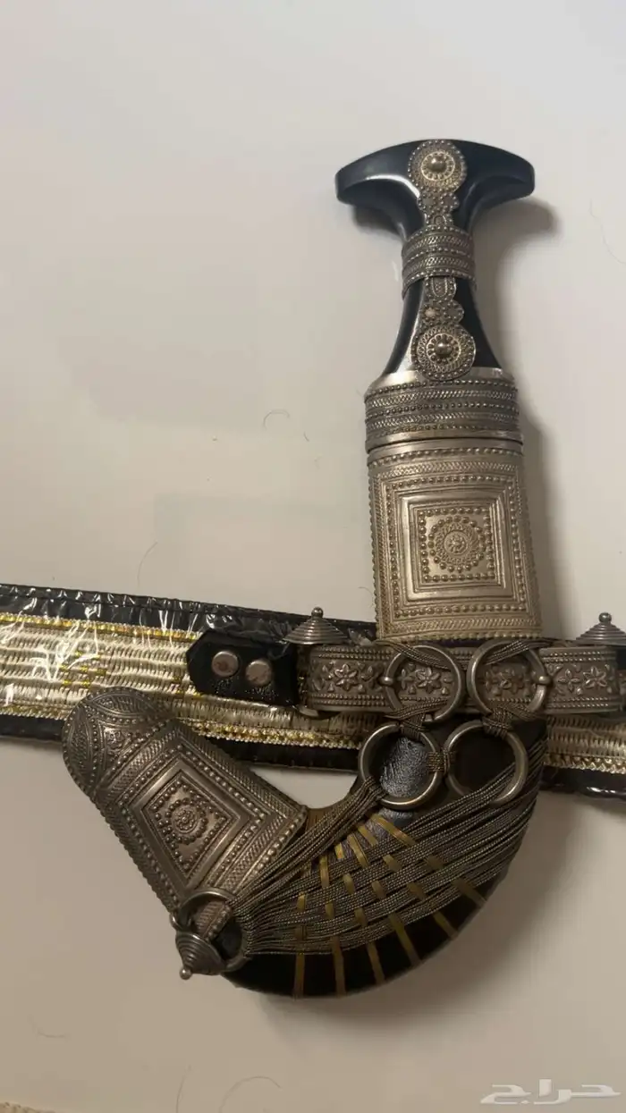 جنبيه وعطيف للبيع 1