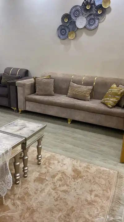 كنب مستعمل نظيف وكبير وبسعر رمزي 2