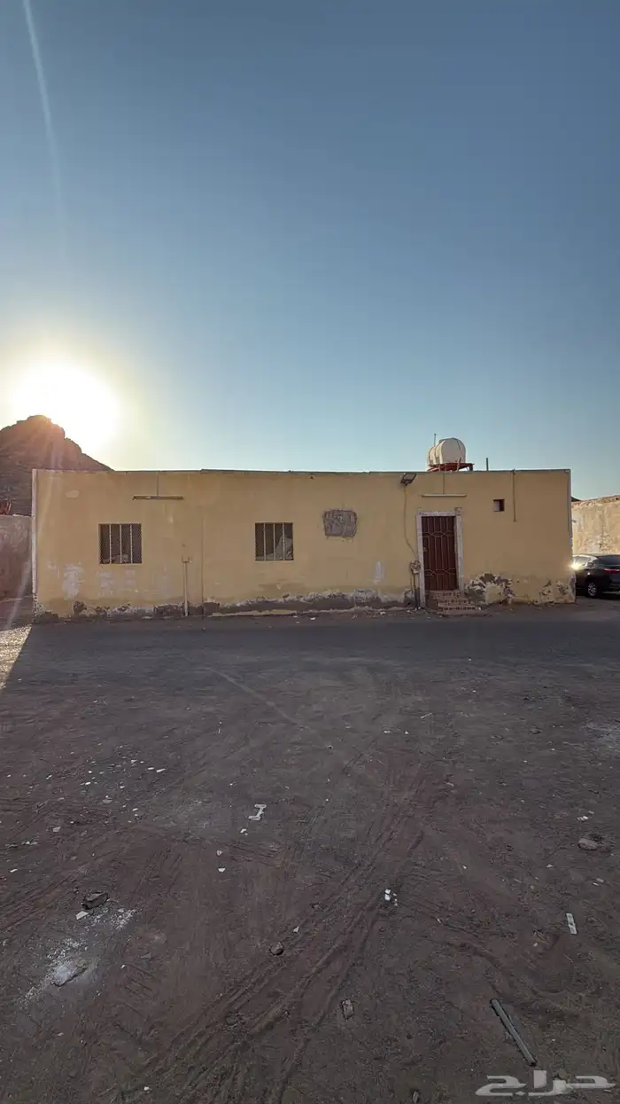 دور للبيع في المدينه المنوره مخطط الجرف مكون من 3 وحدات 1