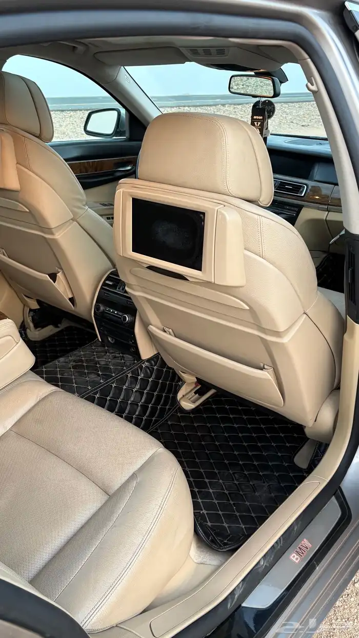 بي ام دبليو 2009 8