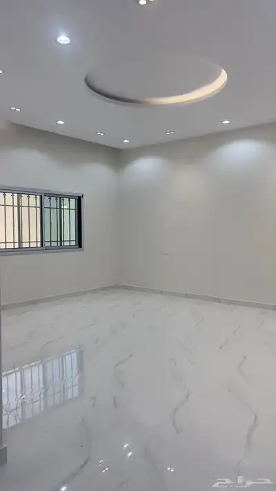 للبيع دور ارضي مؤسس شقتين بحي السلمان ببريده 3