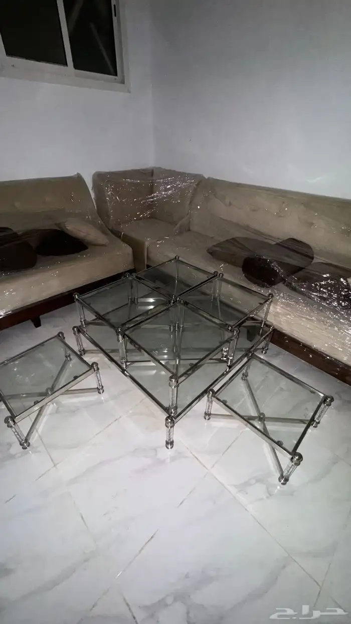 طاولات للبيع 1