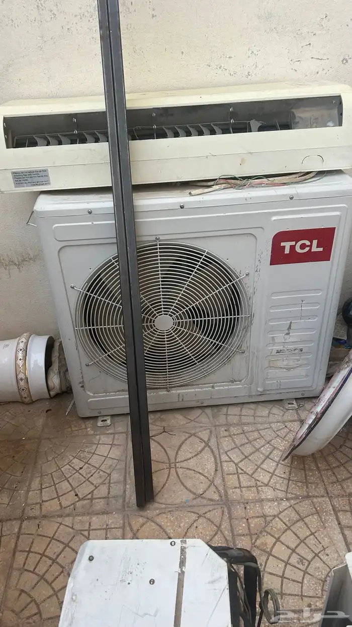 مكيفان اسبلت ومكيف يوقن جدا نظيف ومكيف افرتن 1