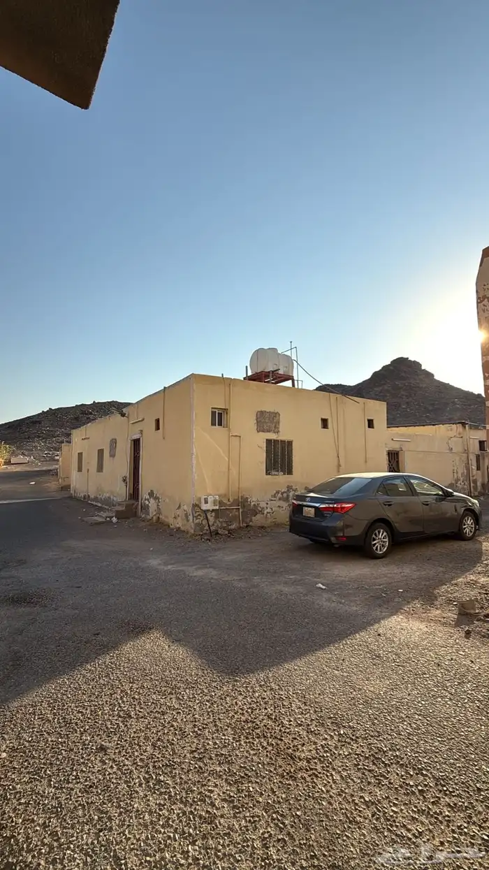 دور للبيع في المدينه المنوره مخطط الجرف مكون من 3 وحدات 3