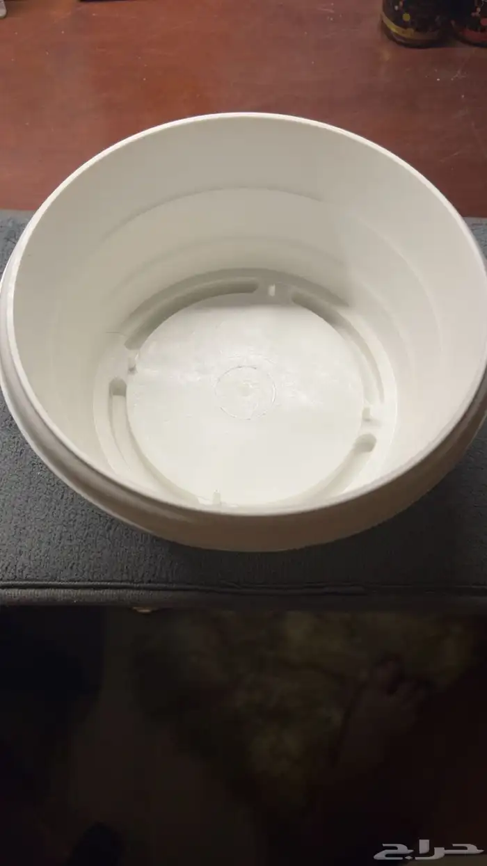سطل ورد حامل ورد يوجد عدد كبير 0