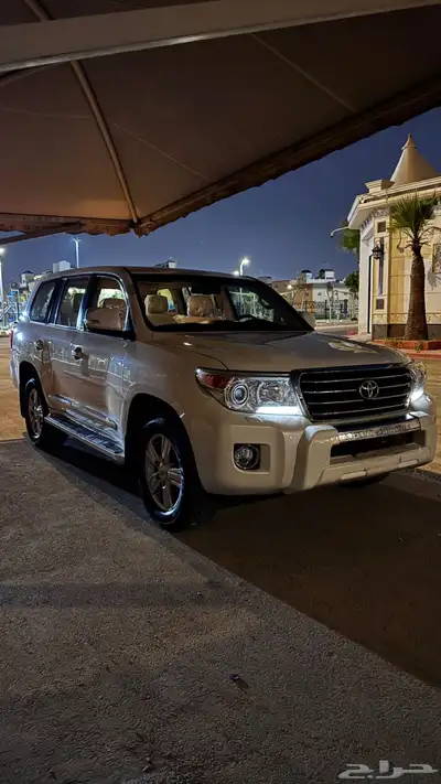 لاندكروزر 2013 سعودي V8 0