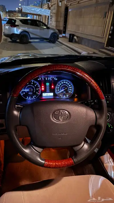 لاندكروزر 2013 سعودي V8 10