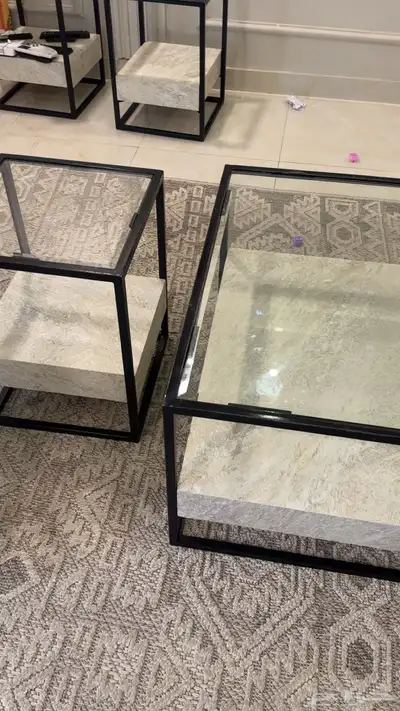 للبيع طقم طاولة مع التلفزيون 0