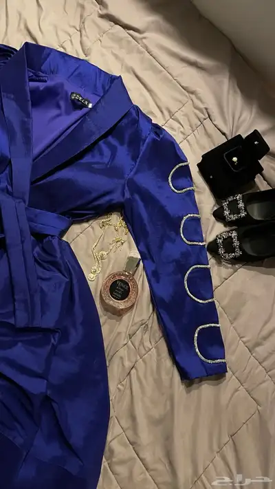 فستان نظيف لبسه وحده فقط 1