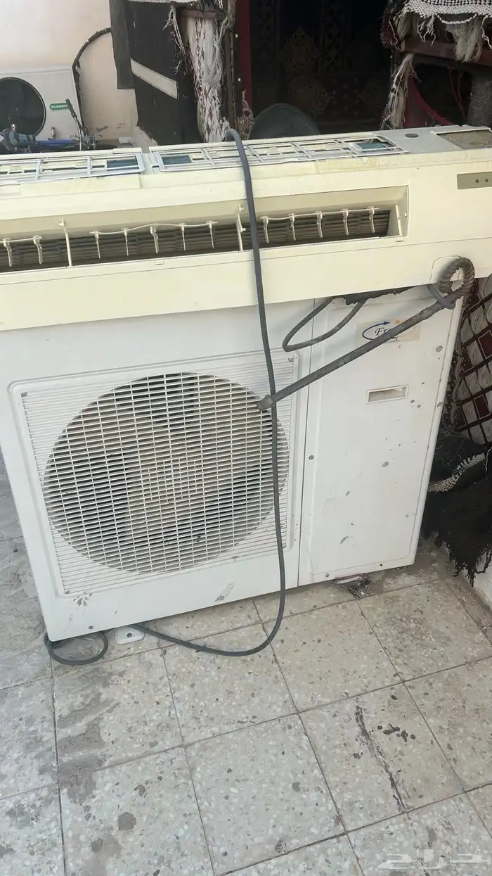 مكيفان اسبلت ومكيف يوقن جدا نظيف ومكيف افرتن 0