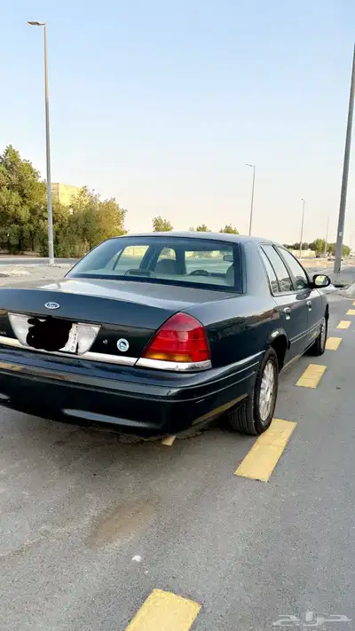 فورد كروان فكتوريا 2002 2