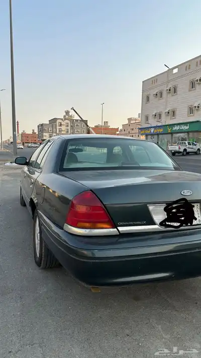 فورد كروان فكتوريا 2002 1